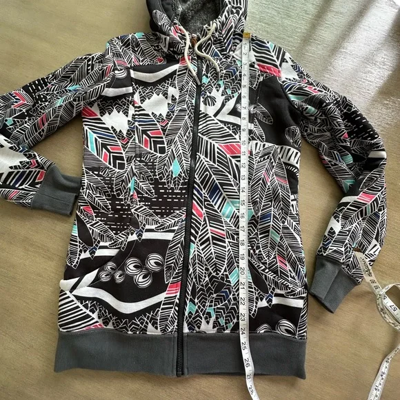 Roxy Black and White Patterned Hoodie Jacket small EUC - Picture 8 of 14